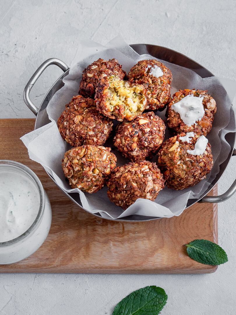 Falafels Maison, Houmous De Fèves Et Sauce Yaourt |Cannelle Et Coriandre