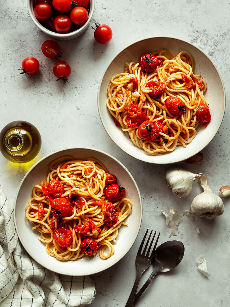 Spaghettis Aux Tomates Cerise Et à L'ail Rôtis | Cannelle Et Coriandre